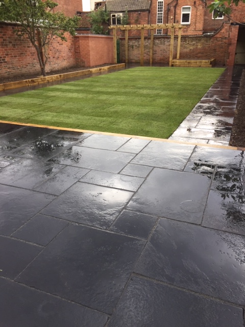 EM-Black-Mix-Limestone-Patio-Kit-Limestone