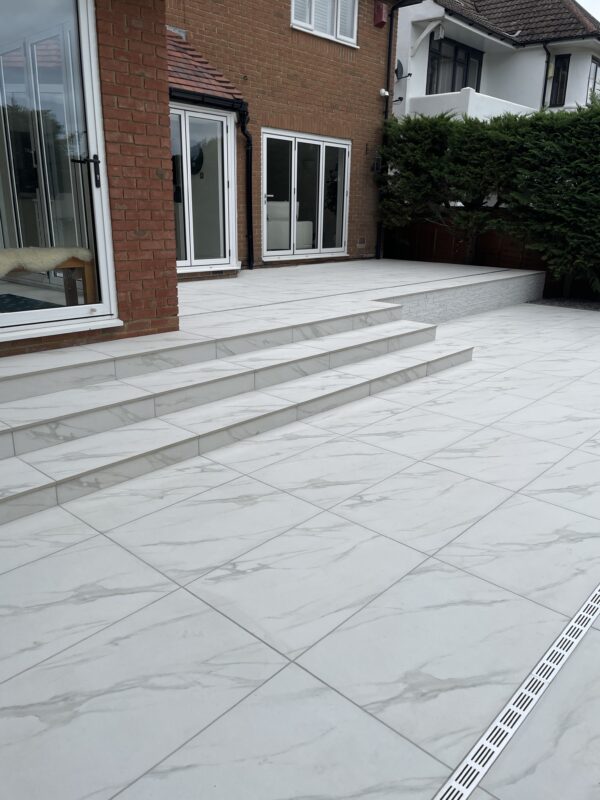 marble effect porcelain paving 900x600